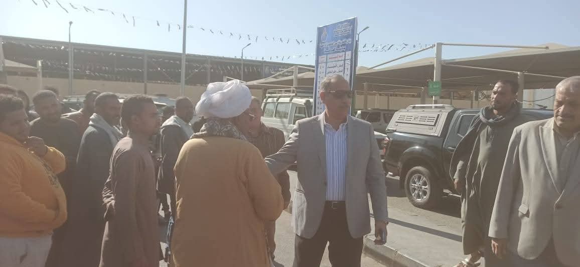 رئيس مدينة الغردقة فى حملة علي محطات الوقود 