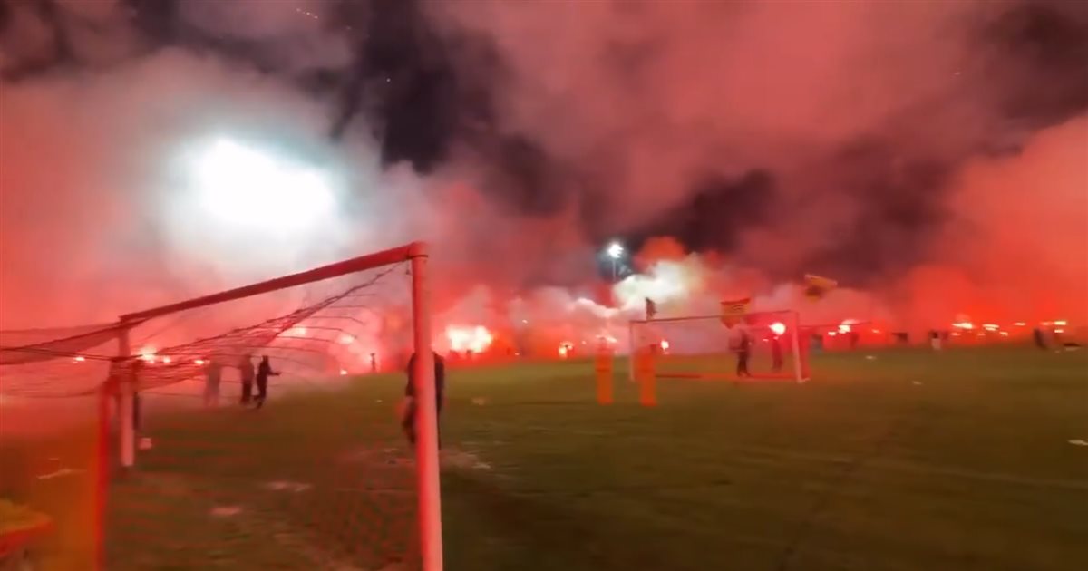 أشعلوه بالشماريخ.. جماهير الترجي التونسي تحفّز اللاعبين في مران الفريق قبل مواجهة الأهلي بدوري الأبطال<br>&nbsp;