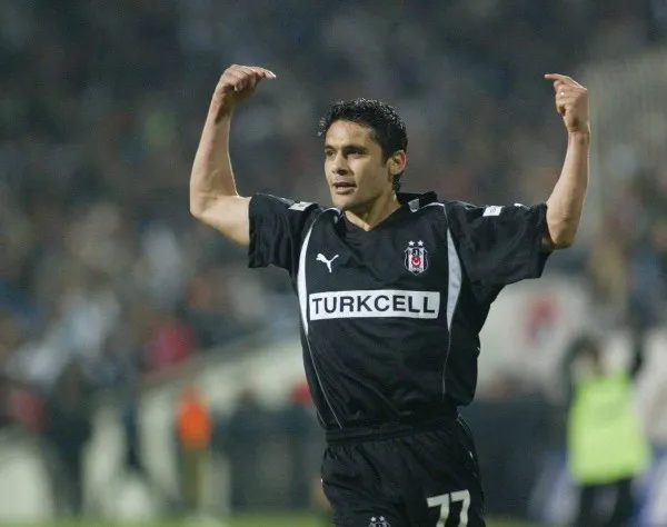 أحمد حسن لاعب بشكتاش التركي