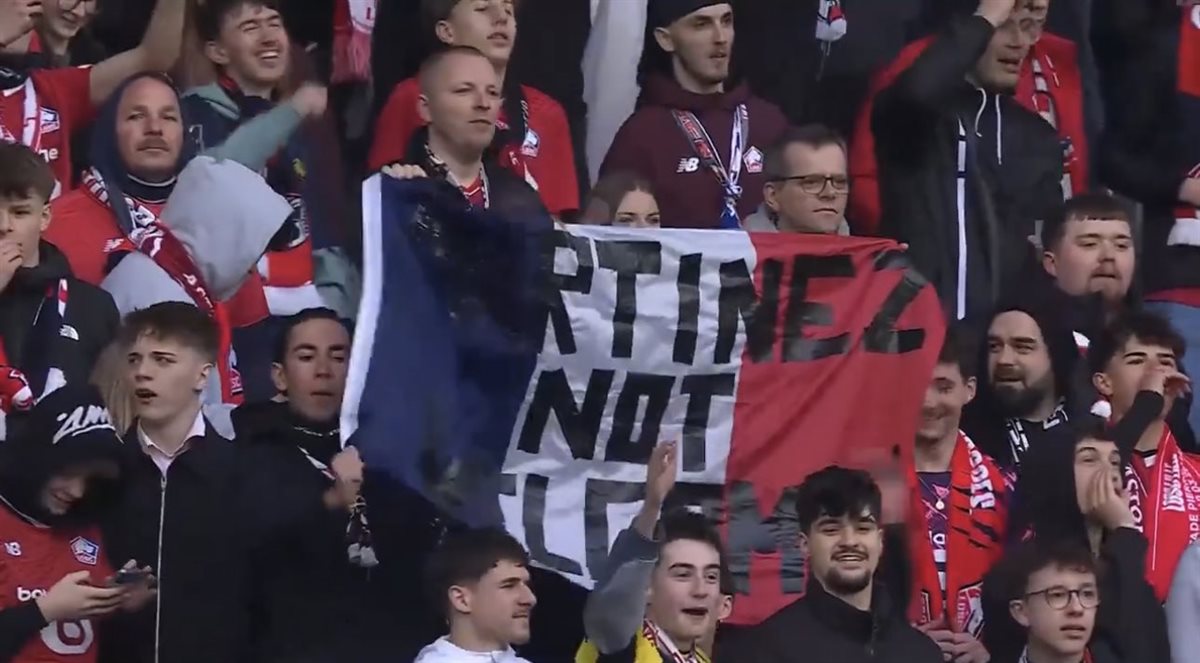 جماهير ليل تهاجم مارتينيز حارس مرمى أستون فيلا بالدوري الأوروبي: غير مُرحب بك هنا&nbsp;