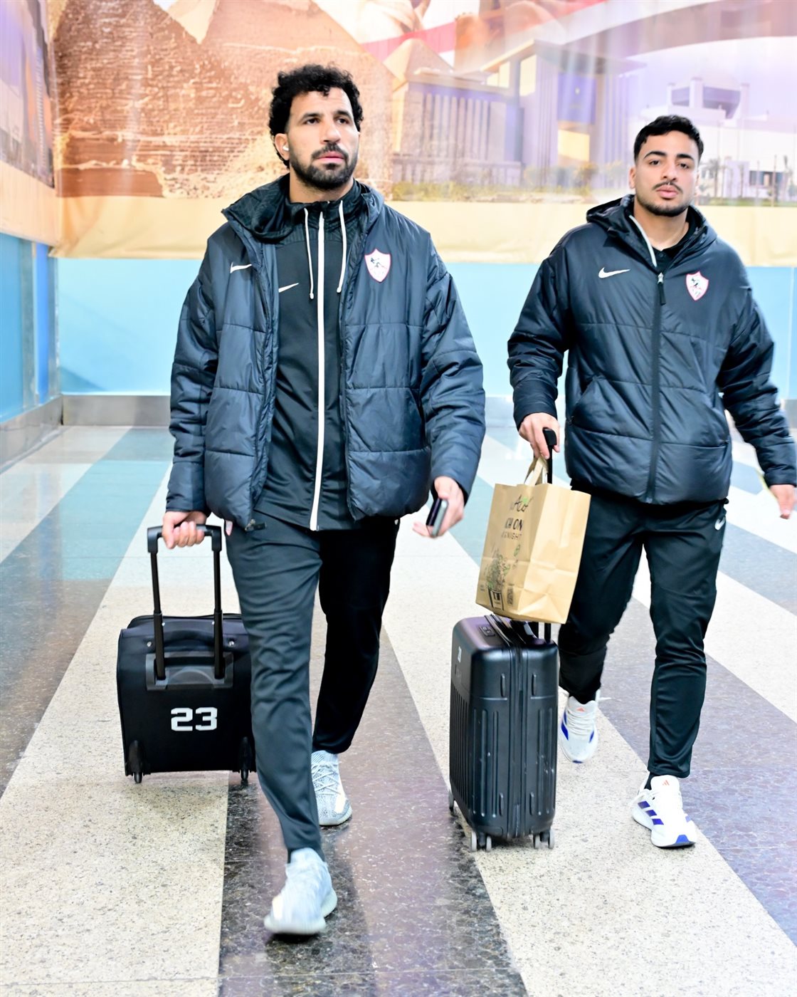 بعثة الزمالك في مطار القاهرة قبل السفر إلى الكونغو لمواجهة أوتوهو بالكونفدرالية