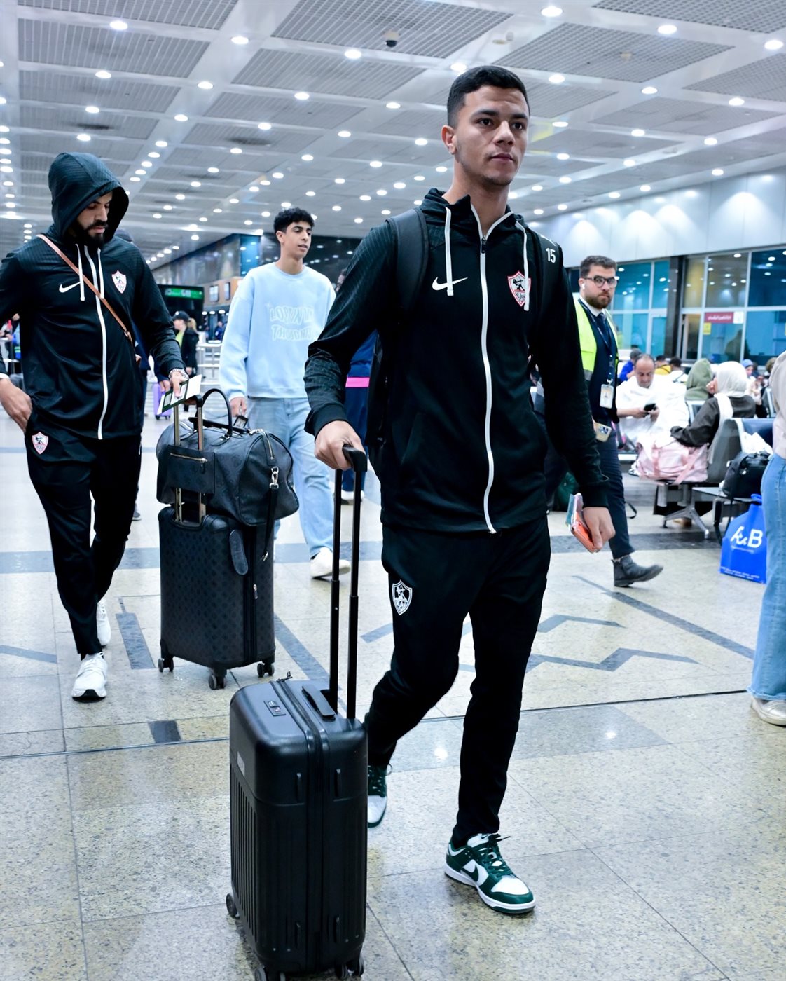 بعثة الزمالك في مطار القاهرة قبل السفر إلى الكونغو لمواجهة أوتوهو بالكونفدرالية