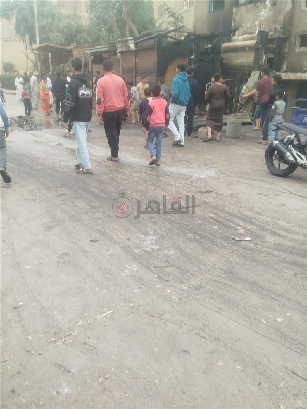 نشوب حريق في مطعم ومحل تجاري