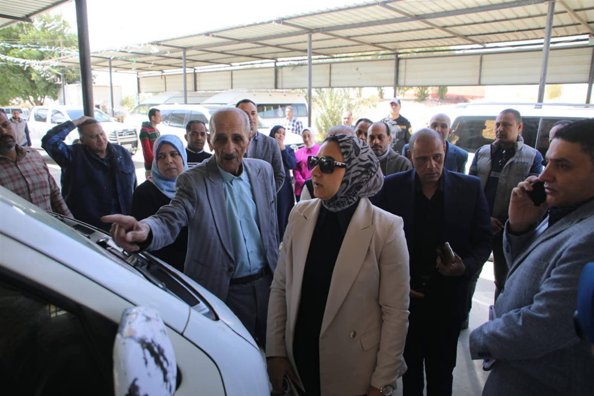 جانب من جولة محافظ الوادي الجديد