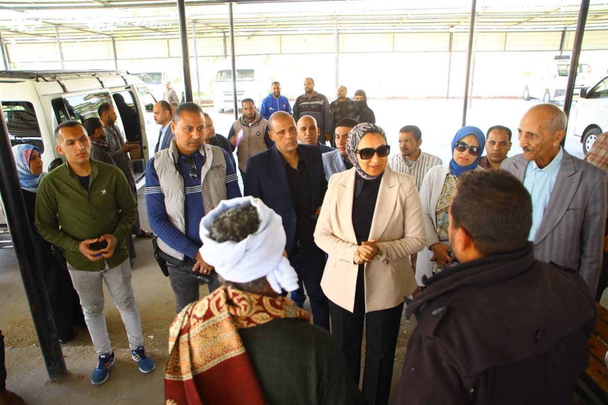 جانب من جولة محافظ الوادي الجديد
