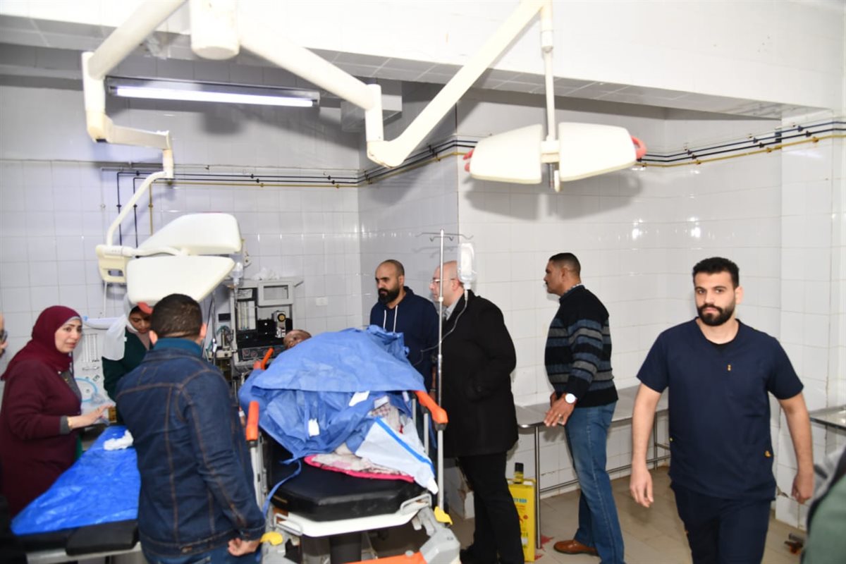 محافظ الفيوم ومدير الأمن يزوران مصابي حادث انفجار أسطوانة بوتاجاز 