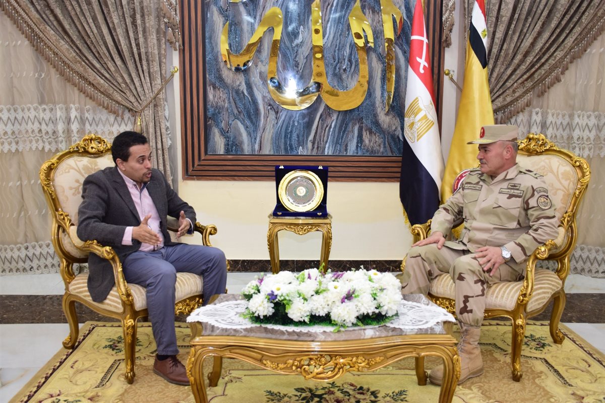 اللواء أركان حرب هشام شندي ومحرر القاهرة 24