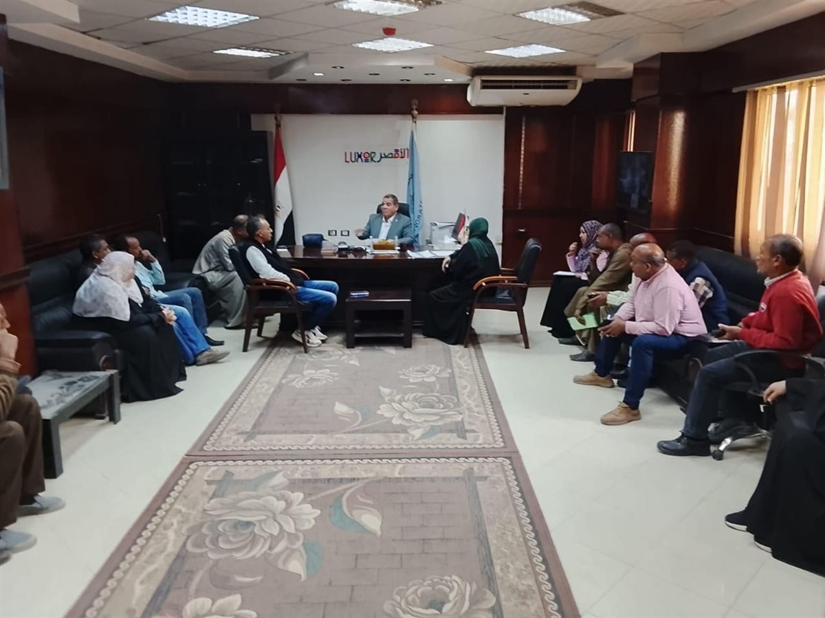اجتماع رئيس مركز اسنا&nbsp;