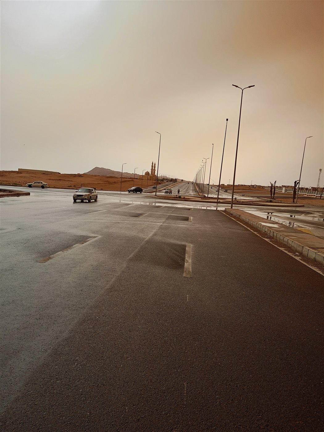 سقوط أمطار على مدينة طور سيناء 