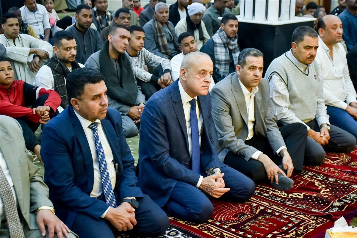محافظ الأقصر يعد بمشروعات تنموية في الأقالتة