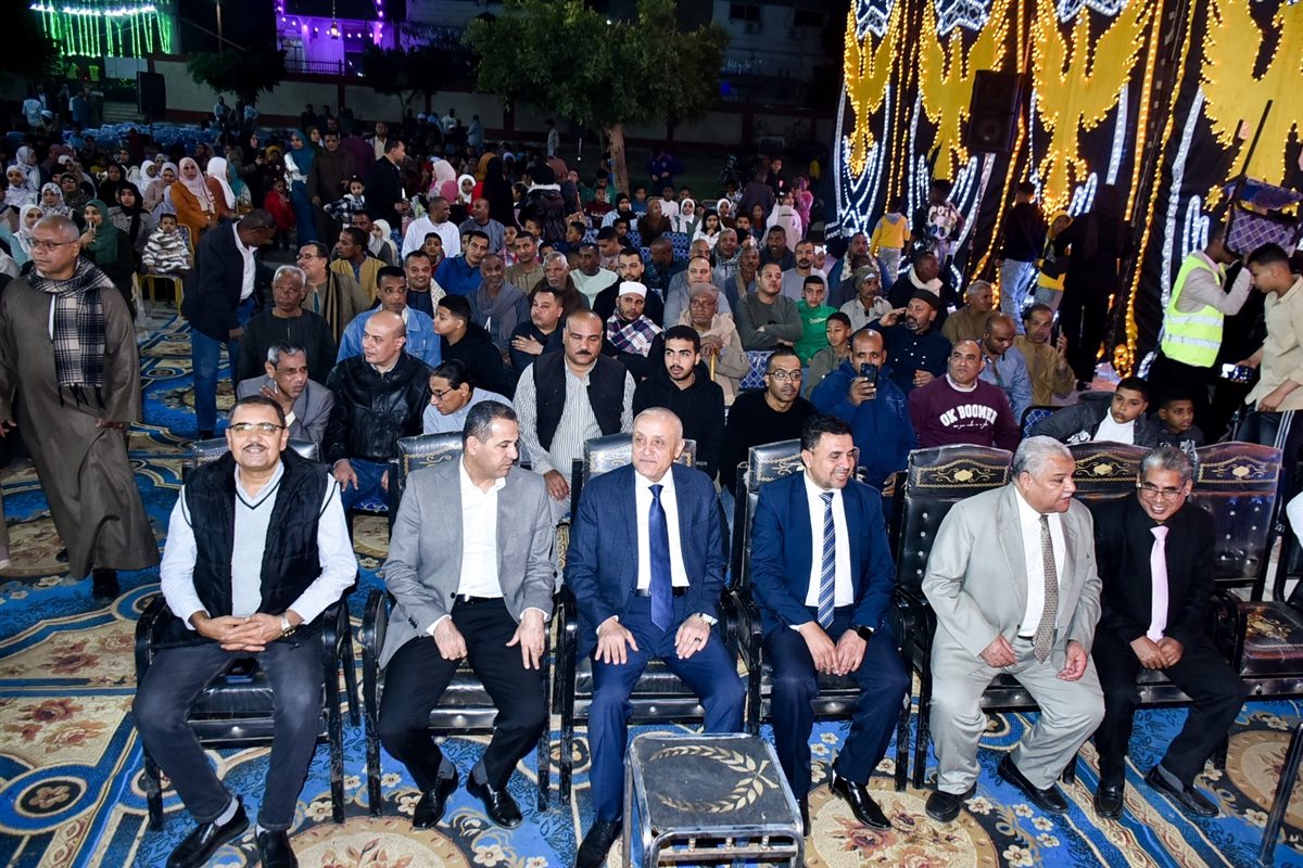 محافظ الأقصر يعد بمشروعات تنموية في الأقالتة