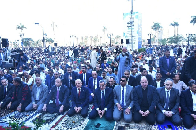 محافظ الأقصر بساحة ابو الحجاج في صلاة العيد&nbsp;