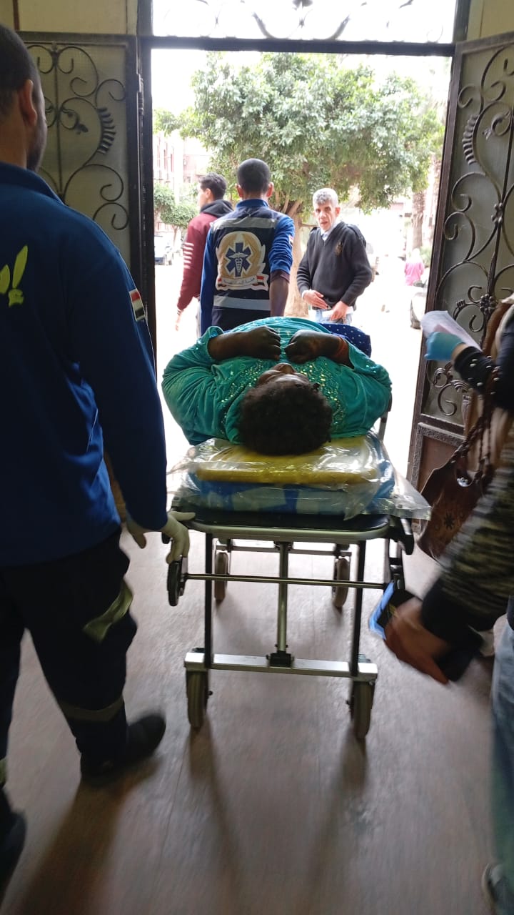فريق التدخل السريع ينقذ سيدة بلا مأوى تعانى من مشكلات صحية خطيرة