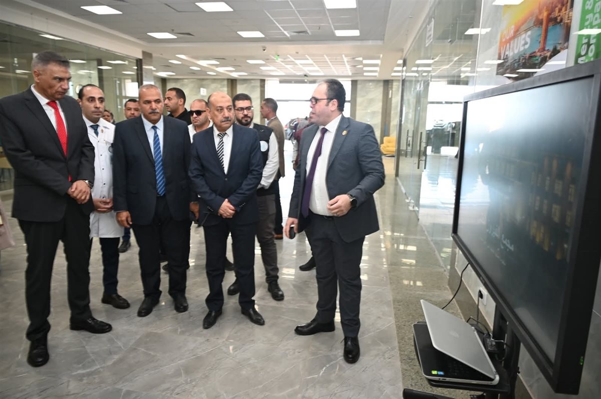 محافظ جنوب سيناء يزور مجمع الفيروز