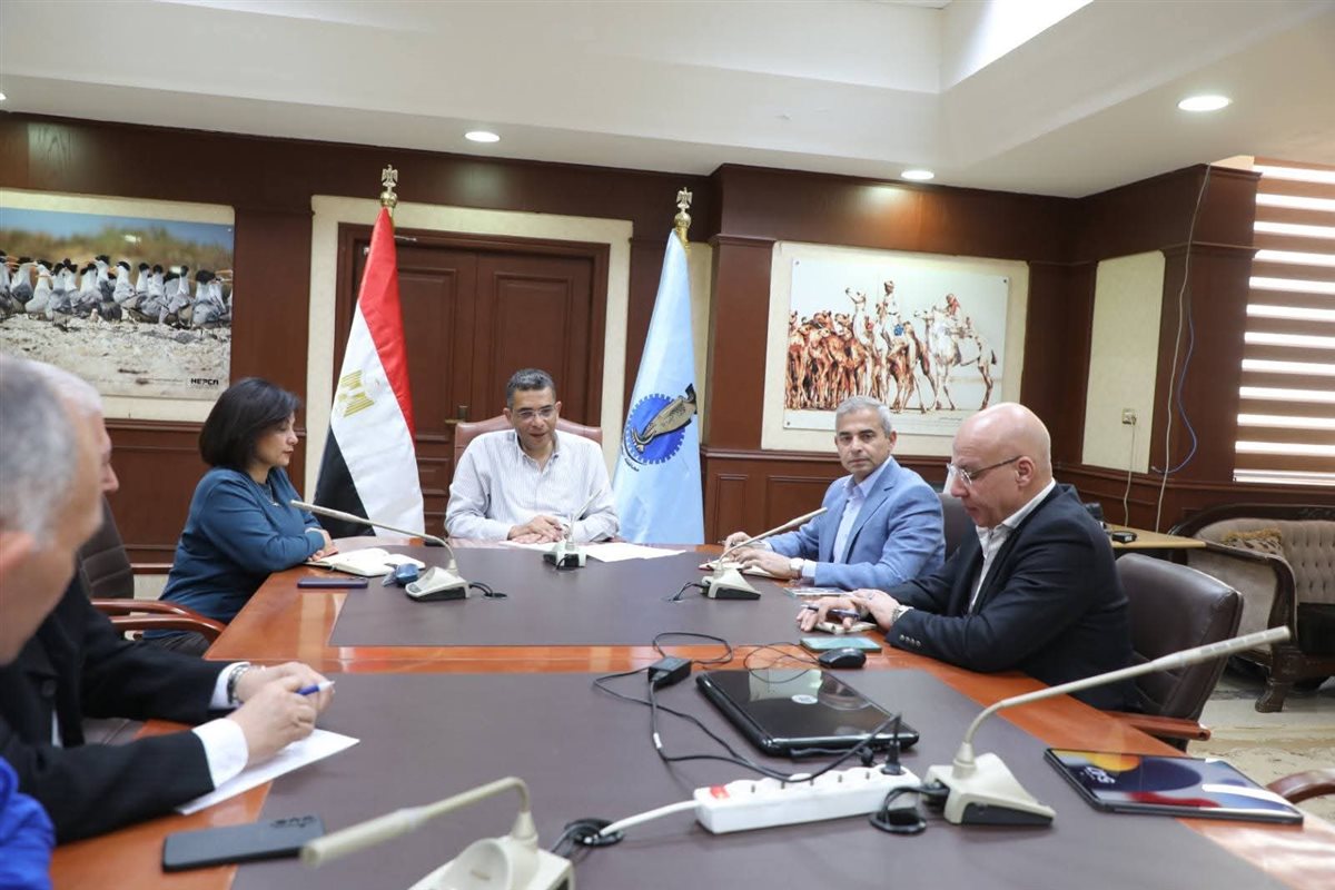محافظ البحر الأحمر يوجه بإنشاء محطة تحلية جديدة بالغردقة