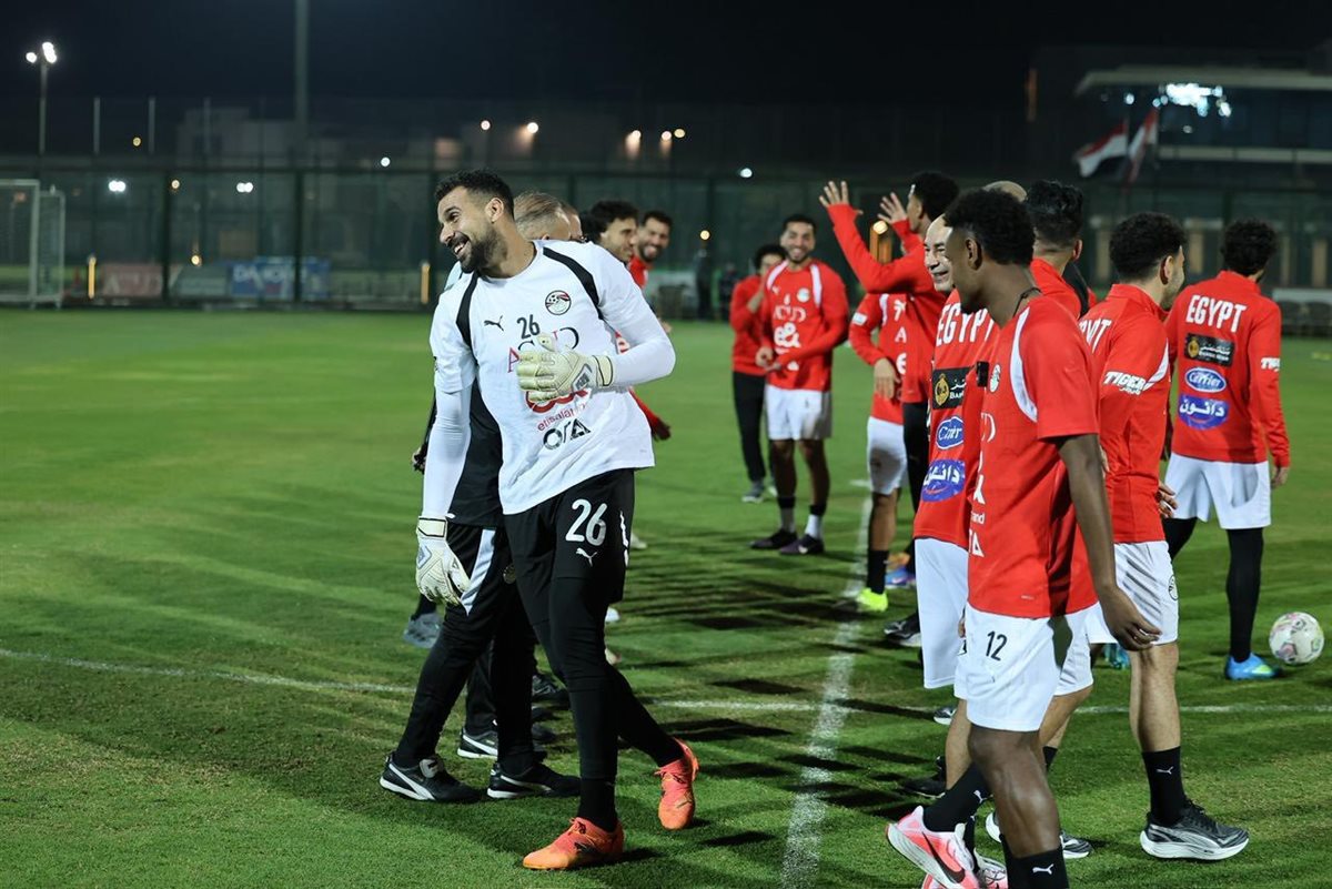 ممر شرفي للاعبي منتخب مصر الجديد (2)