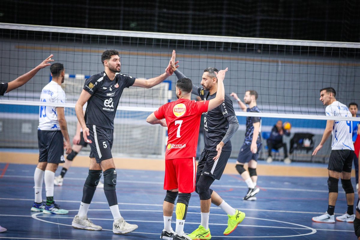 <strong>الأهلي يفوز على الطيران في الجولة السادسة من دوري الطائرة رجال</strong>