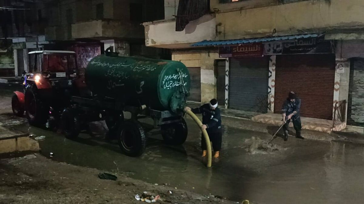 كسح مياه الأمطار من شوارع كفر الشيخ&nbsp;