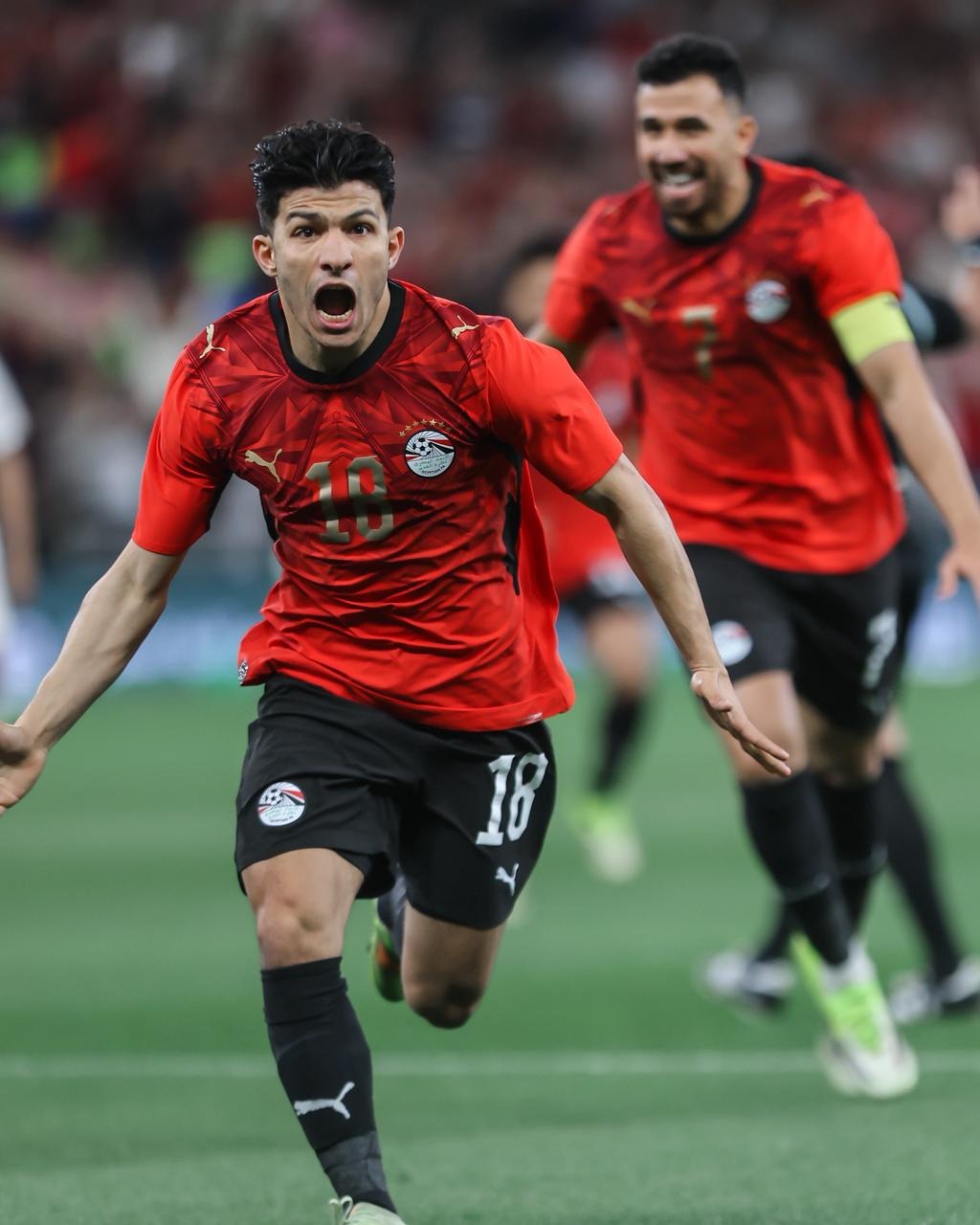 احتفال إسلام عيسى بهدفه في شباك منتخب السعودية