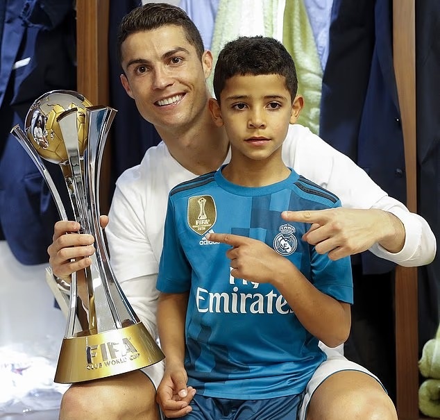 رونالدو ونجله