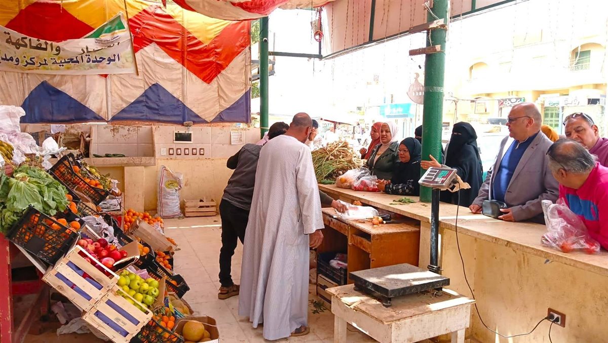 منافذ لبيع الخضر والفاكهة بالوادى الجديد