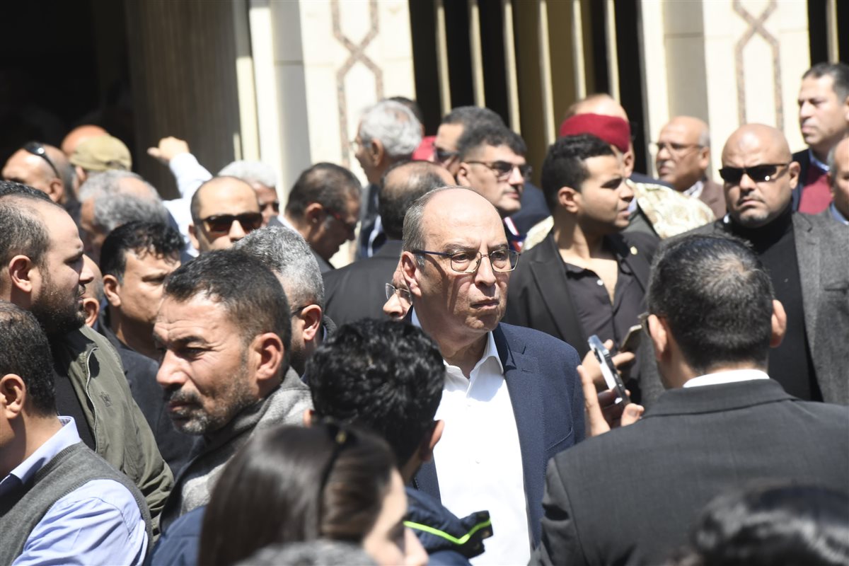 جانب من الحضور في جنازة والدة رجل الأعمال المهندس أحمد عز&nbsp;