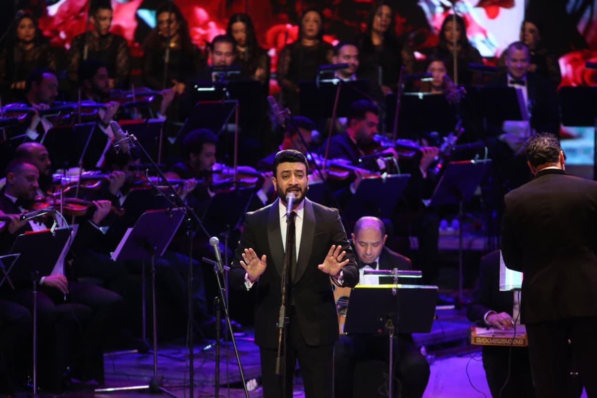 جمهور الأوبرا يعيش بين الشجن والرومانسية بأعمال عبد الحليم حافظ