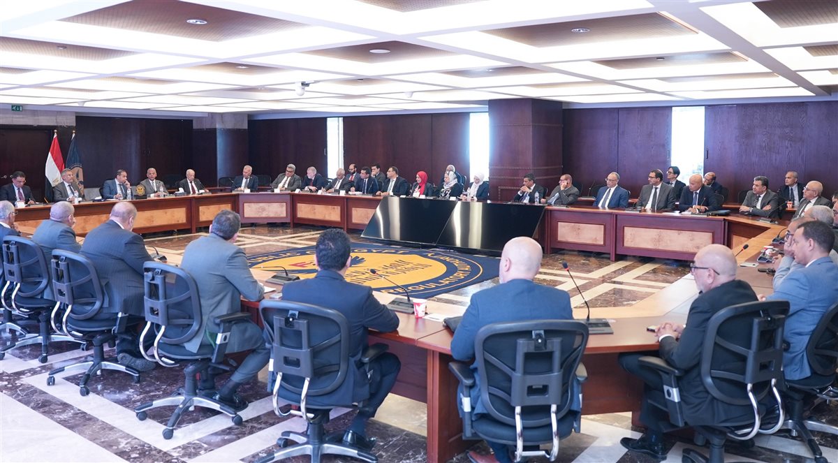الدكتور إسلام عزام رئيس الرقابة المالية يجتمع مع اتحاد شركات التأمين&nbsp;
