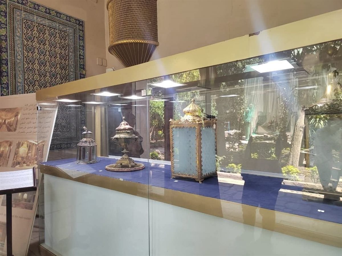 متحف قصر المنيل يفتتح معرضًا مؤقتًا بعنوان نور القصر بسراي العرش