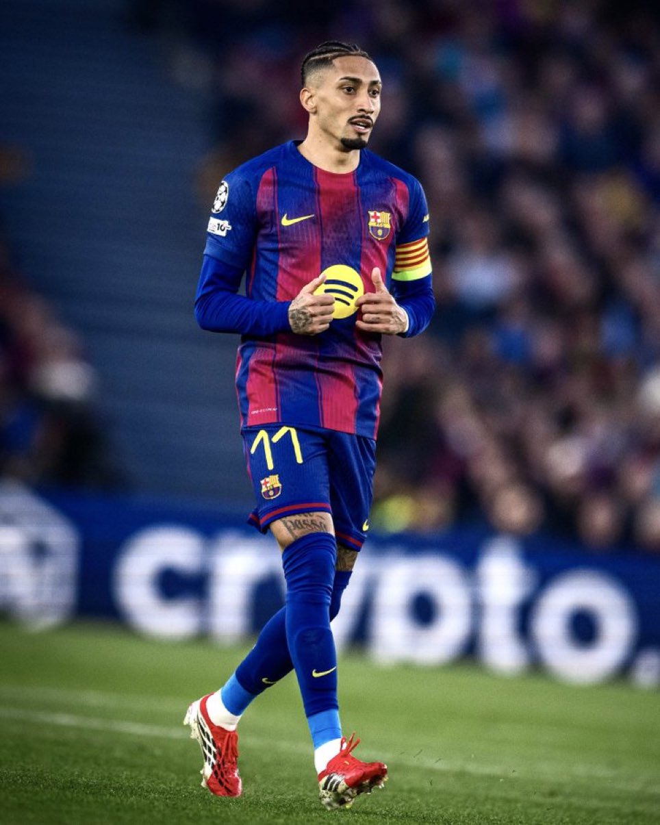 <strong>النجم البرازيلي رافينيا لاعب فريق برشلونة الإسباني</strong>