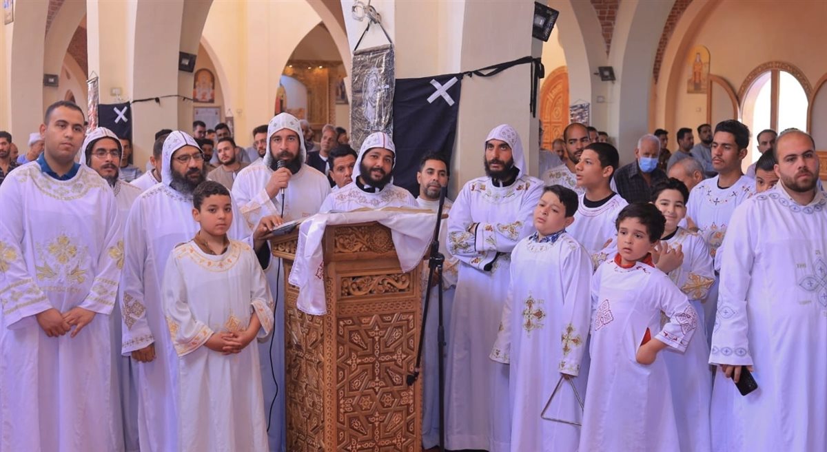 الأنبا يواقيم يترأس صلوات أسبوع الآلام