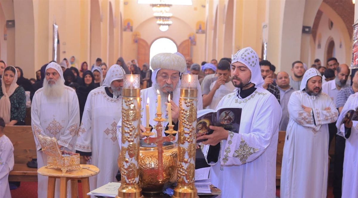 الأنبا يواقيم يترأس صلوات أسبوع الآلام