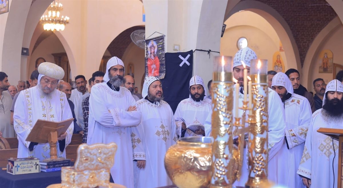 الأنبا يواقيم يترأس صلوات أسبوع الآلام
