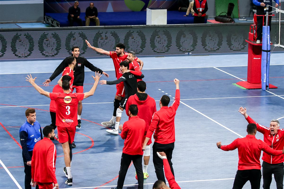 <strong>الأهلي يفوز على الجزيرة ويتأهل إلى نهائي كأس مصر للكرة الطائرة</strong>