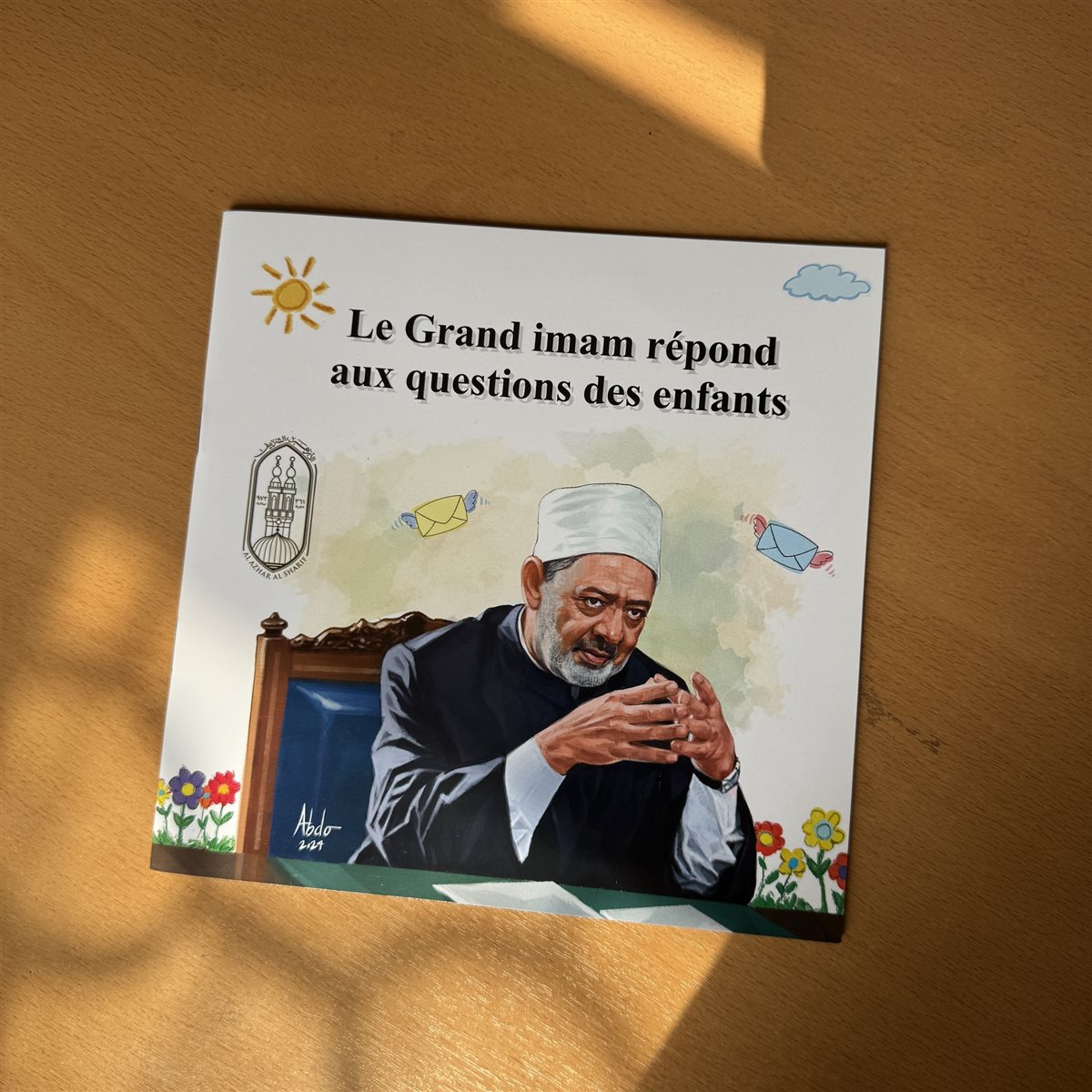 مجلة نور تتيح كتاب الأطفال يسألون الإمام الجزء الأول بالفرنسية استجابة لطلب أبناء الجاليات المصرية