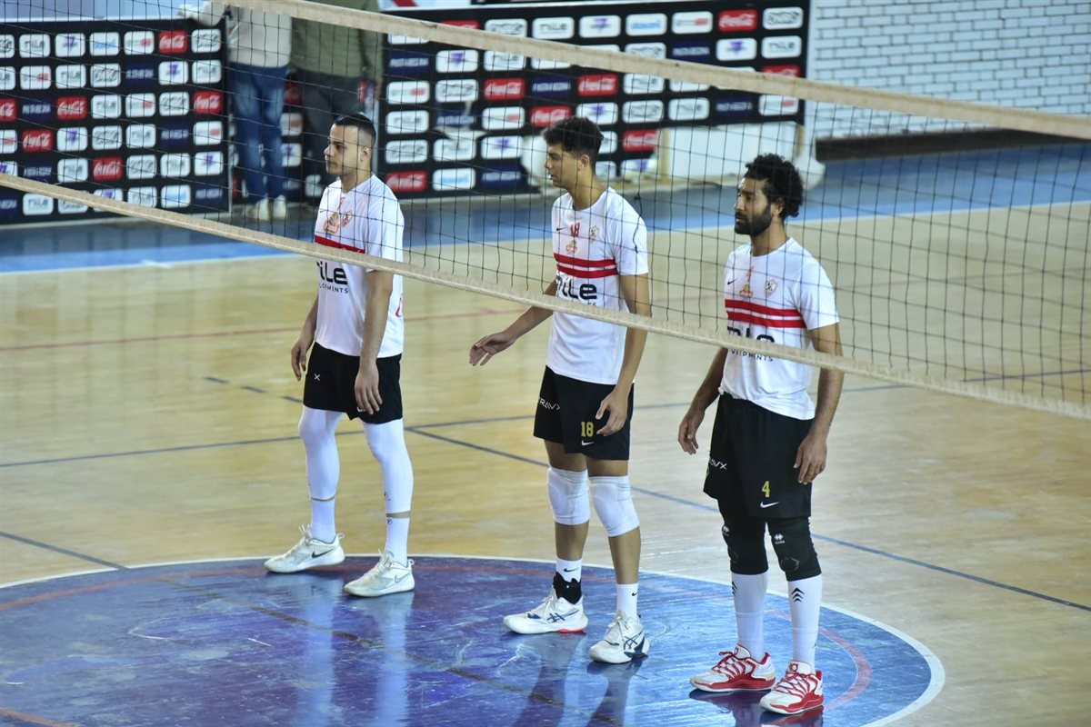 <strong>الزمالك يفوز على سموحة ويضرب موعدًا مع الأهلي في نهائي كأس مصر للكرة الطائرة رجال</strong>