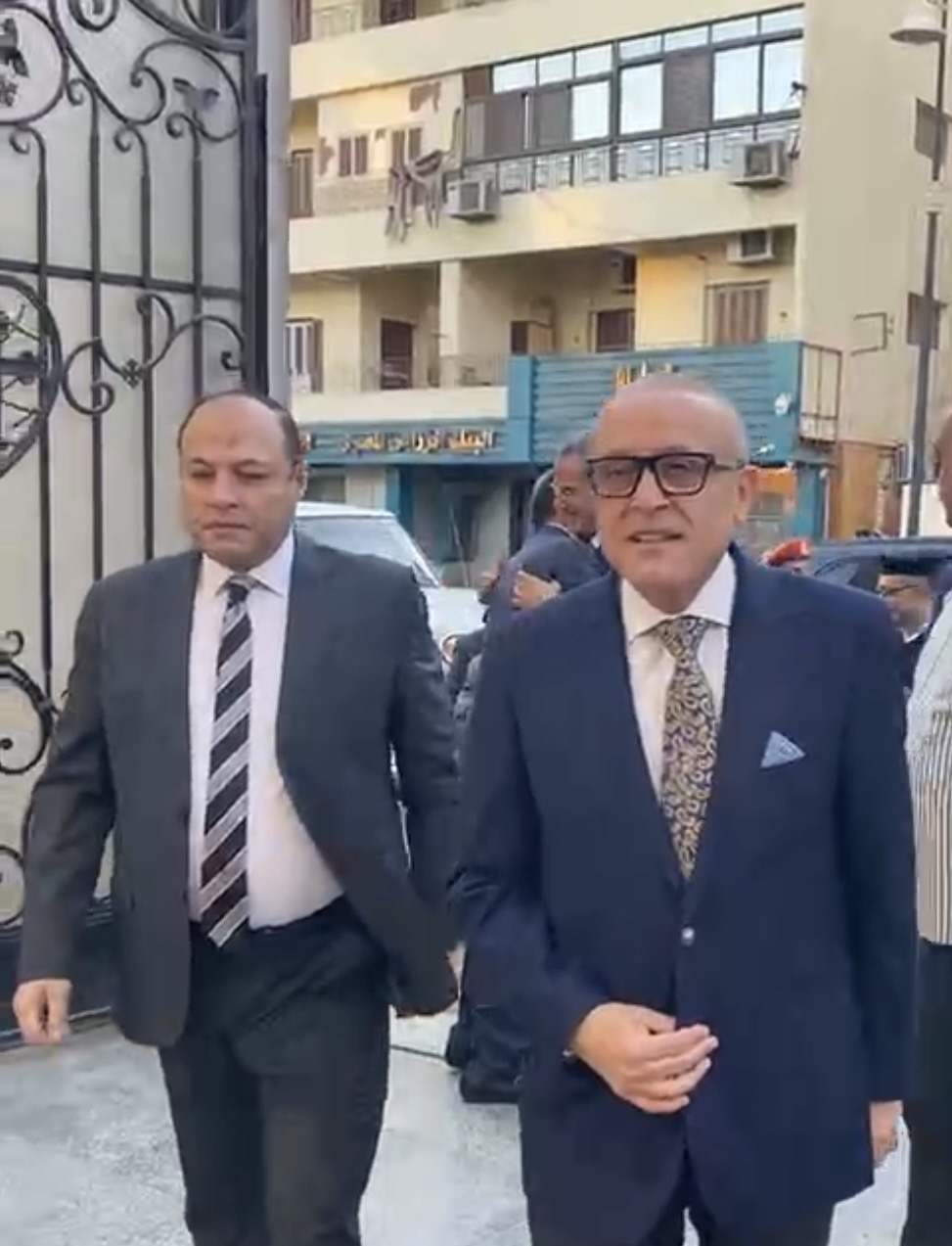 محافظ الأقصر مهنئًا بعيد القيامة المجيد&nbsp;