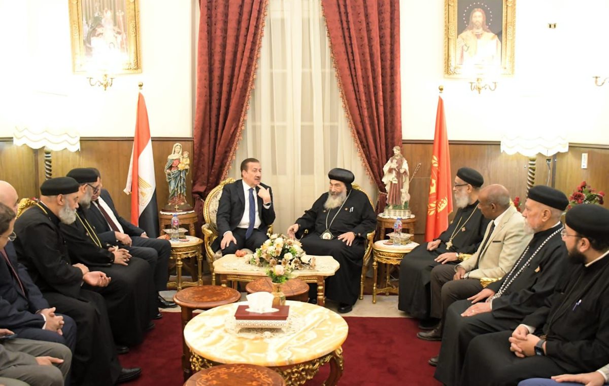 محافظ بورسعيد يزور الكنائس 