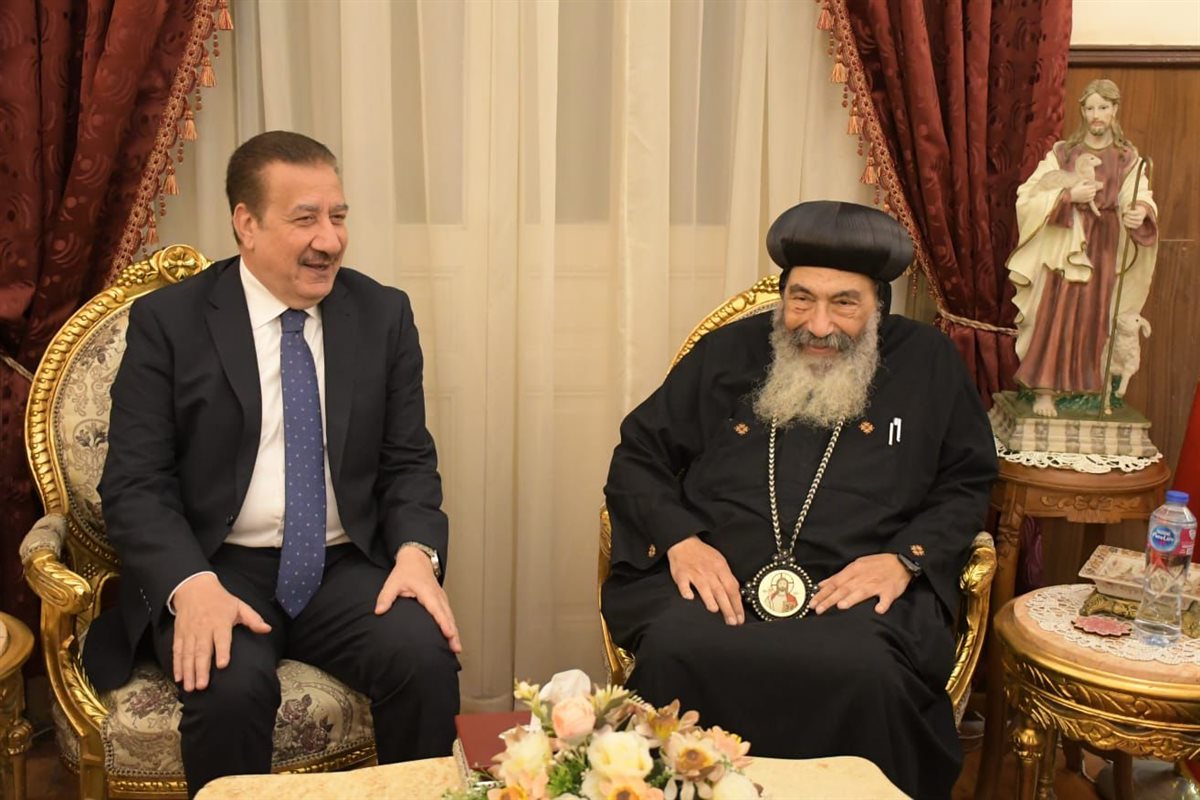 محافظ بورسعيد يزور الكنائس 