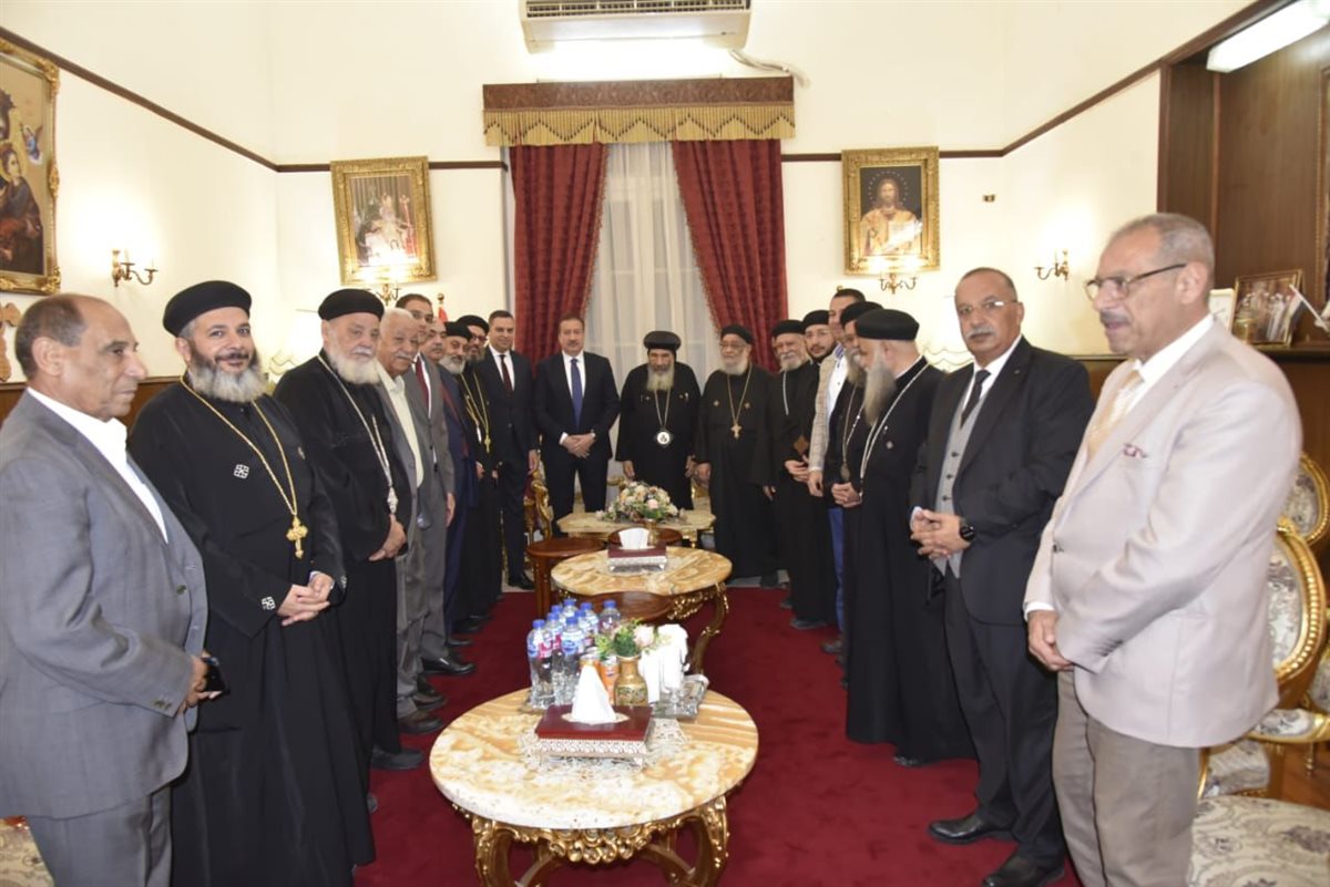 محافظ بورسعيد يزور الكنائس 