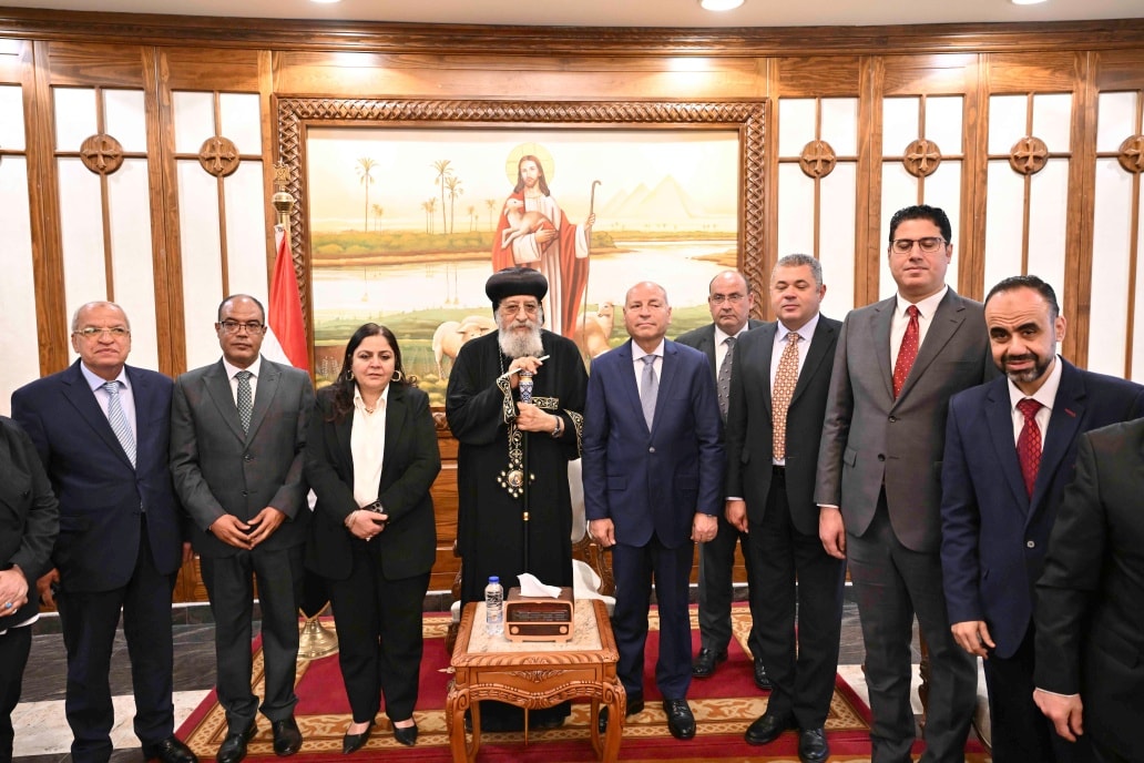 &nbsp;البابا تواضروس&nbsp;يستقبل وزيري الري والتموين ومحافظ القاهرة