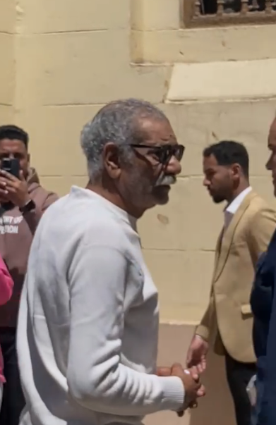 &nbsp;سيد رجب يشارك في جنازة والد طليقته بمسجد أسد بن الفرات