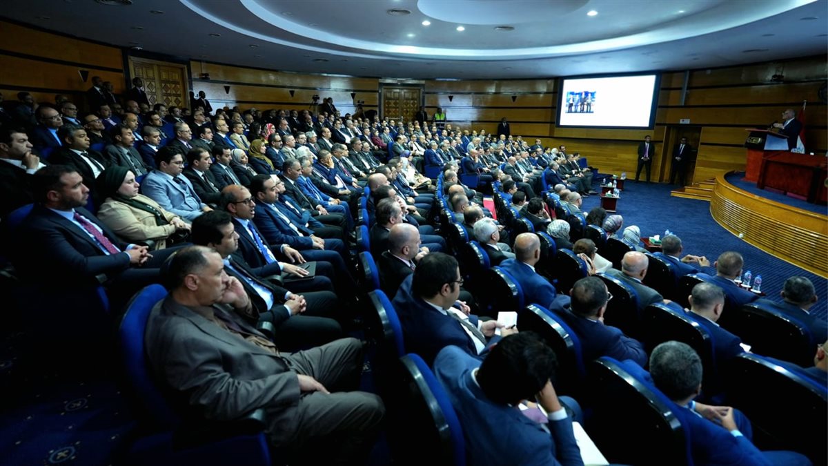 وزير البترول في لقاءً موسعًا وحوارًا مفتوحًا مع رؤساء شركات إنتاج البترول والغاز،&nbsp;