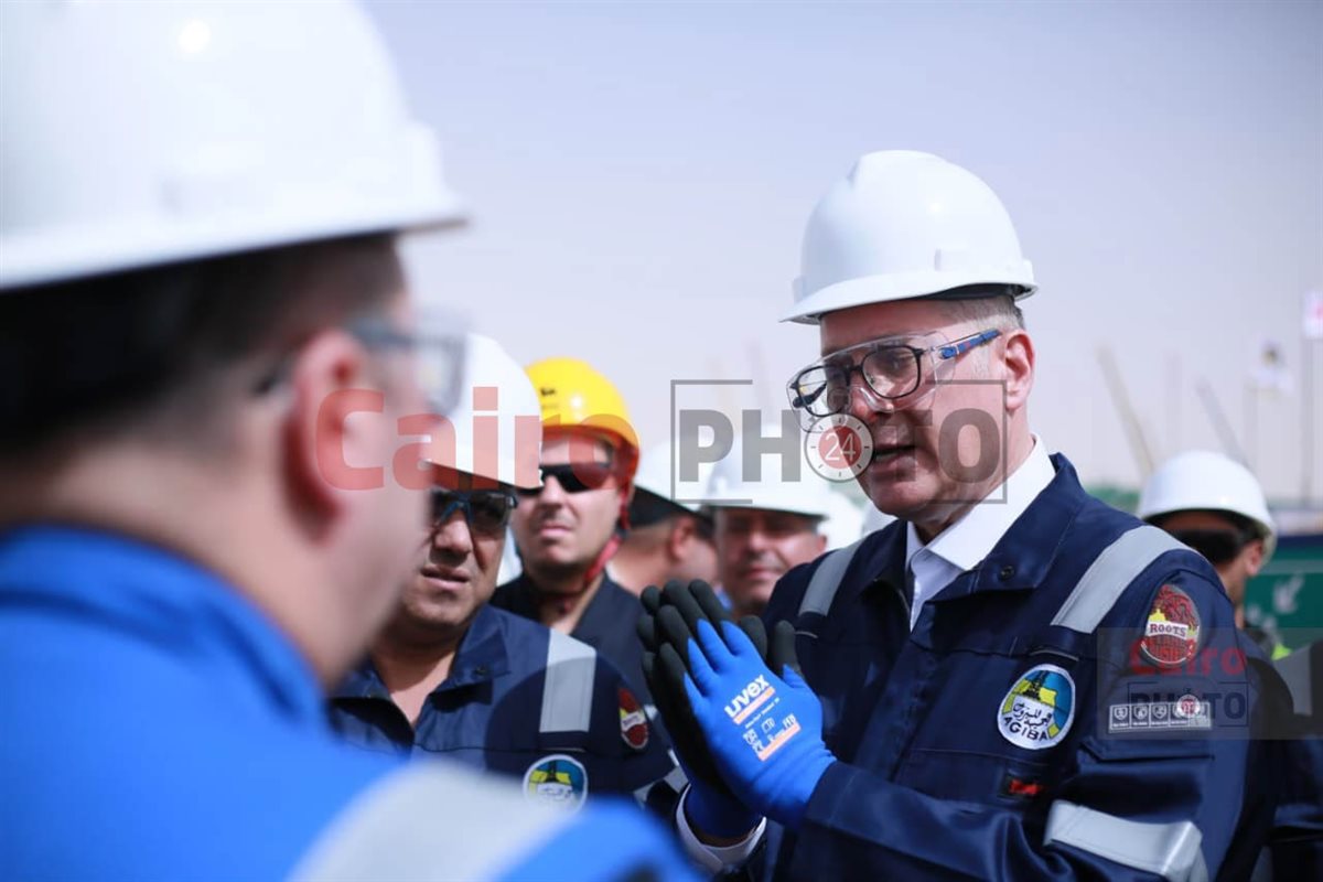وزير البترول - تفقد مشروع مليحة في الصحراء الغربية