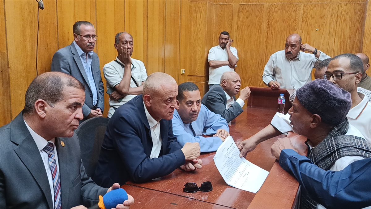 محافظ الأقصر في لقاء مفتوح مع أهالي إسنا&nbsp;