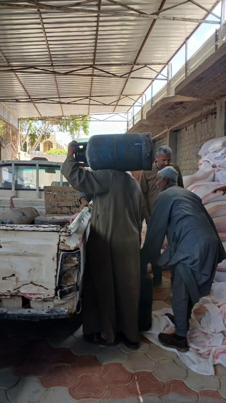 ضبط مصنع يحول العلف الحيواني إلى دقيق صويا للاستخدام الغذائي بالمنوفية