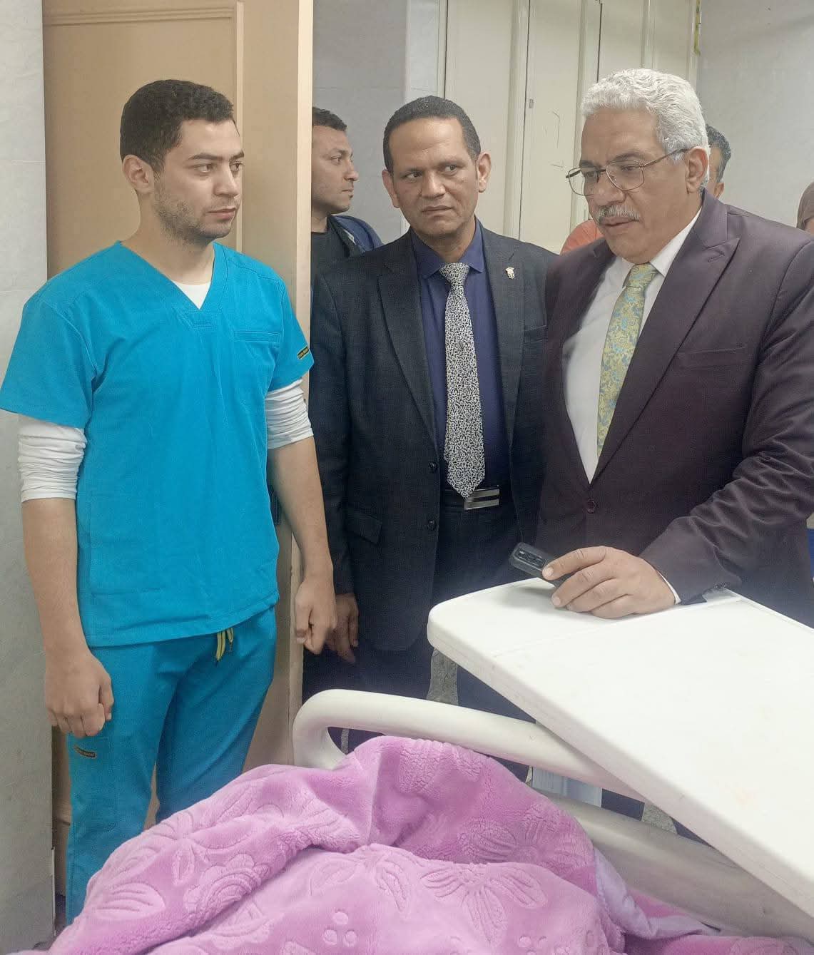 نائبا رئيس جامعة الأزهر في جولة مفاجئة بعد منتصف الليل بمستشفيي الحسين والزهراء الجامعيين