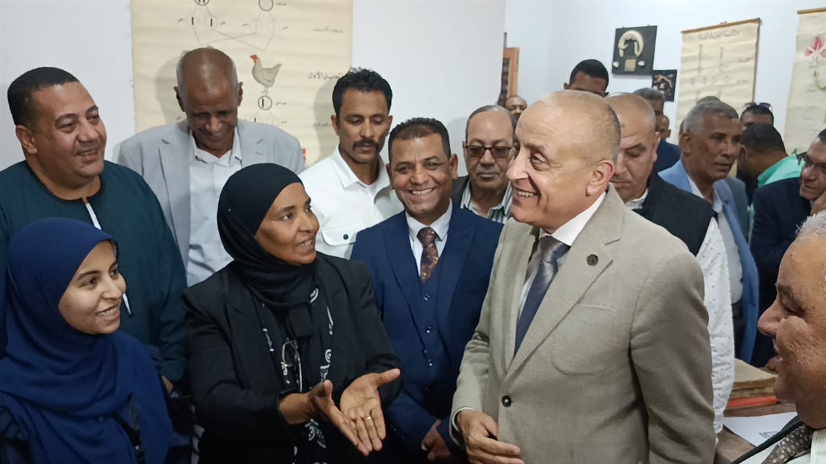محافظ الأقصر وزيارة لمدرسة أرمنت الثانوية بنات&nbsp;