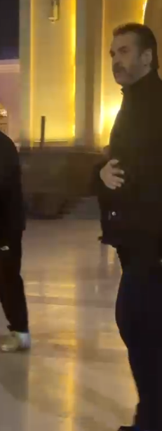 يسرا وأمير كرارة وكريم عبد العزيز.. توافد النجوم لعزاء والد منة شلبي في مسجد المشير طنطاوي