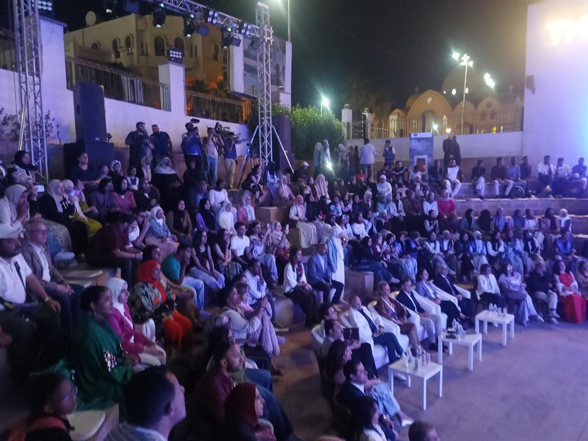 400 طالب من متطوعي التضامن الاجتماعي في فعاليات مهرجان أسوان لأفلام المرأة